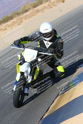 media/Jan-08-2022-SoCal Trackdays (Sat) [[1ec2777125]]/Turn 6 Inside (1pm)/